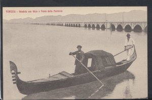 Italy Postcard - Venezia - Gondola Con Feize e Ponte Della Ferrovia  RS10817
