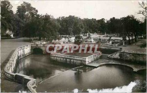 Modern Postcard Nimes garden fountain I source