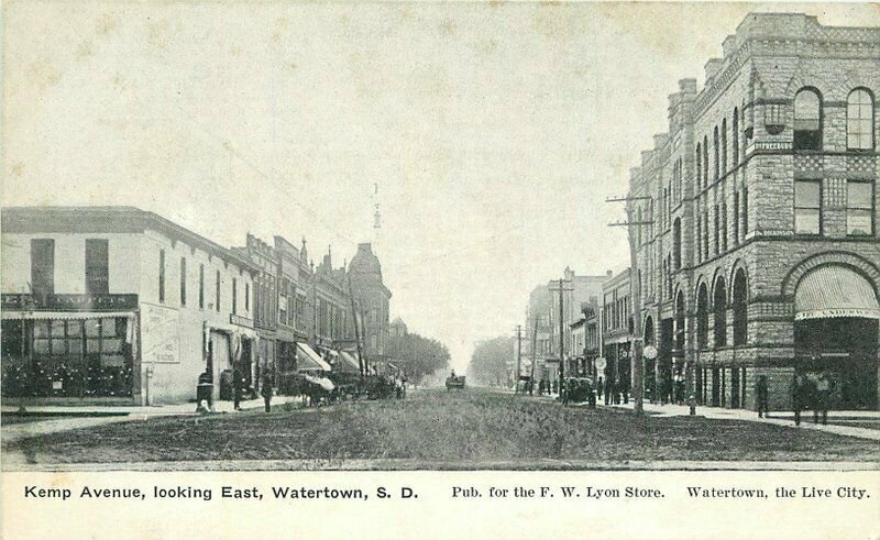 Kemp Avenue East Watertown South Dakota Lyon Store 1910 Postcard 20-6843