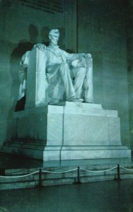 Postcard Lincoln Statue In The Center Hall Of Lincoln Memorial Washington DC