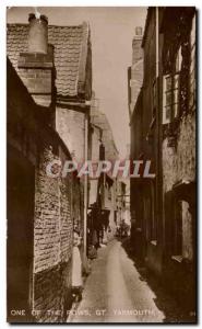 Great Britain Great Britain Old Postcard One of the rows Gt Yarmouth