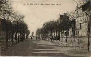 CPA Angouleme- Le Parc et la Statue Carnot FRANCE (1073819)