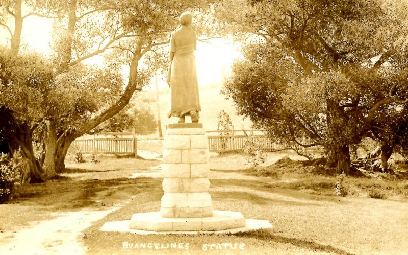 Canada - Nova Scotia, Grand Pre. Evangeline Statue   *RPPC