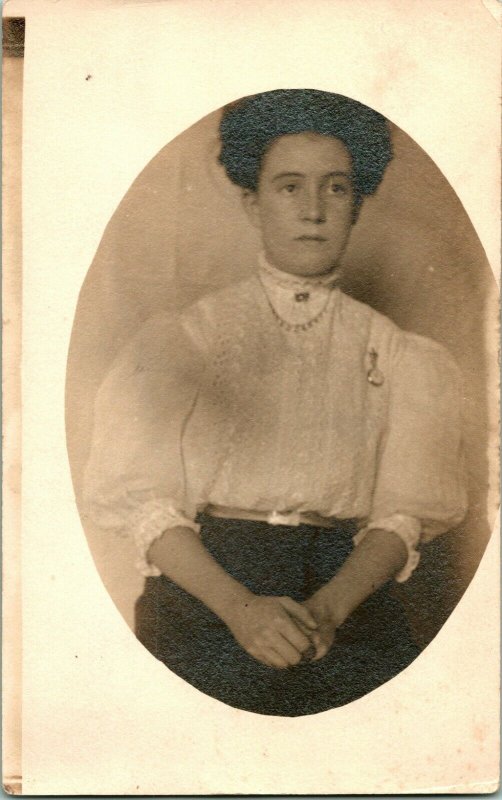 Vtg Tarjeta Postal RPPC Ca 1900s Retrato Of A Young Señora Studio Vista sin Usar