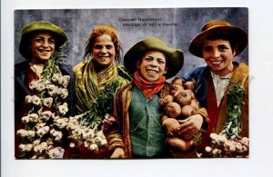 424154 ITALY Neapolitan types Garlic onion seller Vintage postcard