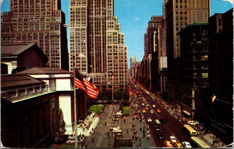 Looking Up Fifth Avenue From N.Y. Library Street View Postcard WOB 2 Cent PM 