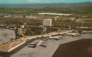 HONOLULU  Hawaii  1950-60s  Airport  Airplanes