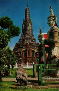 CPM AK THAILAND Pagoda and Giant Guardian, Temple of Dawn. Thon Buri (344989)