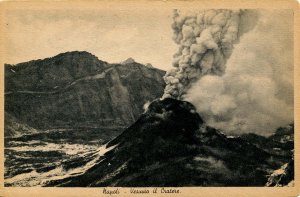 Italy - Mt Vesuvius Volcano Eruption 