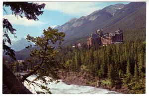 Banff Springs Hotel, Bow River, Canadian Rockies, Alberta