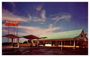 Postcard GAS STATION SCENE Between Manchester And Monteagle Tennessee TN AP1441