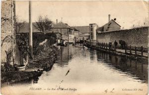 CPA FÉCAMP-La Rue du Grand-Moulin (347648)