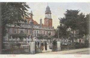 Leicestershire Postcard - Town Hall - Leicester - Ref 8357A