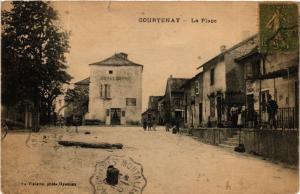 CPA COURTENAY - La Place (489261)