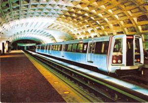 WASHINGTON DCSPACIOUS METRO STATIONS OPENED IN 1976~SLEEK~QUIET~TRAINS POSTCARD