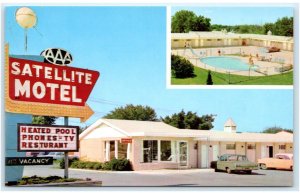 SPRINGFIELD, MO Missouri~ Route 66 Roadside SATELLITE MOTEL c1960s Cars Postcard