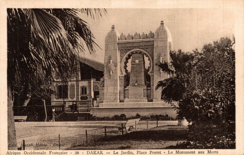 Senegal Dakar Le Jardin Place Protet Vintage Postcard 08.61