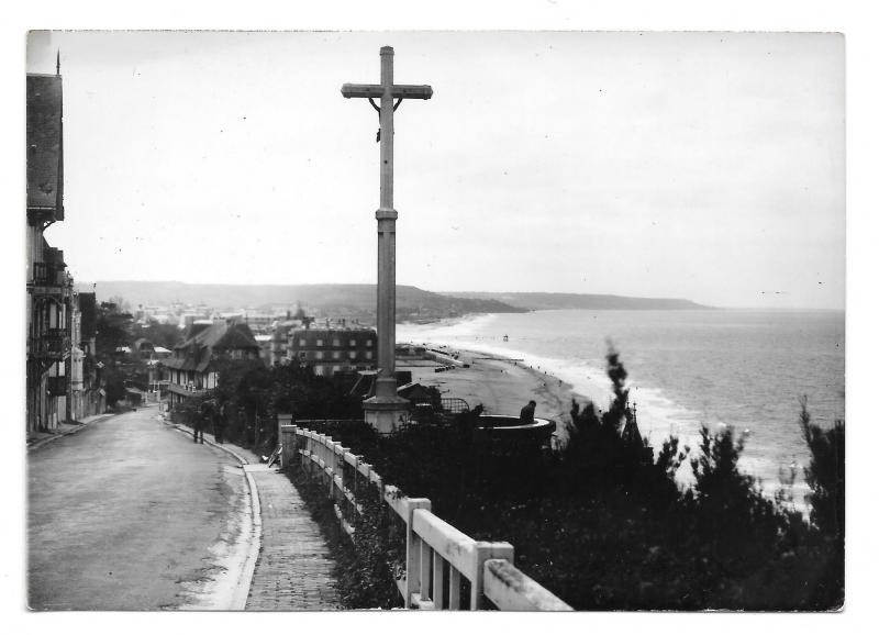 France Trouville Calvaire et la Corniche Cross Louis Glossy Photo Postcard 4x6