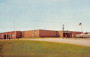Maysville Kentucky Vocational School Street View Vintage Postcard K52526 