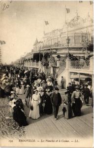 CPA TROUVILLE - Les Planches et le Casino (516677)