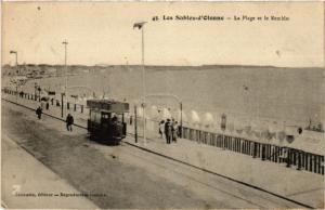 CPA Les SABLES-d'OLONNE La Plage et le Remblai (394170)