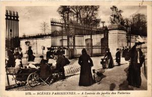 CPA PARIS (1e) SCENES PARISIENNES A l'Entrée du jardin des Tuileries (564598)