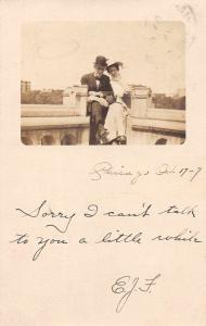 Chicago Illinois romantic couple on stone wall real photo pc Z26777