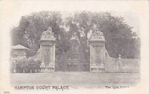 England London Lion Gates Hampton Court Palace