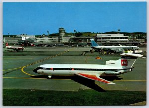 Postcard British European Airways BEA Hawker Siddeley Trident at Zurich DY5