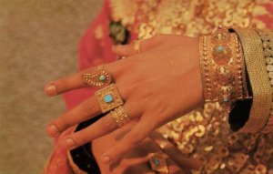 bahrain, Traditional Jewelry, Ring Bracelet (1970s) Postcard