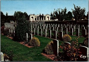 VINTAGE WWII BAYEUX FRANCE MILITARY WAR CEMETARY MEMORIAL POSTCARD 35-68