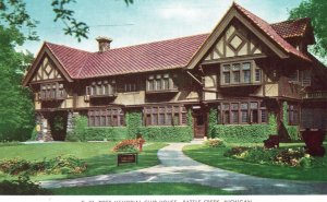 VINTAGE POSTCARD C.W. POST MEMORIAL CLUB HOUSE BATTLE CREEK MICHIGAN MAILED 1955