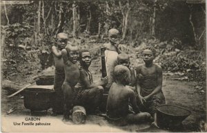 PC ETHNIC TYPES UNE FAMILLE PAHOUINE GABON AFRICA (A23473)