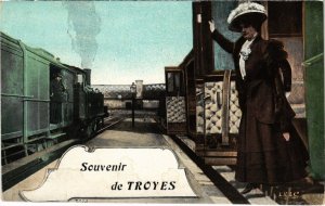 CPA TROYES - Souvenir train femme (71969)