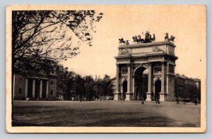 Arch Of Peace MILAN Italy Vintage Postcard A240