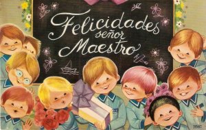 Children in school Felicidades Señor Maestro  Modern Spanish Greetings PC