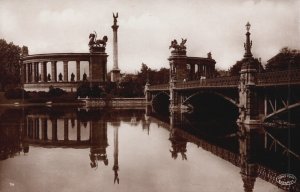 Hungary Budapest Milleniumi emlék a Városligetben Vintage RPPC C260