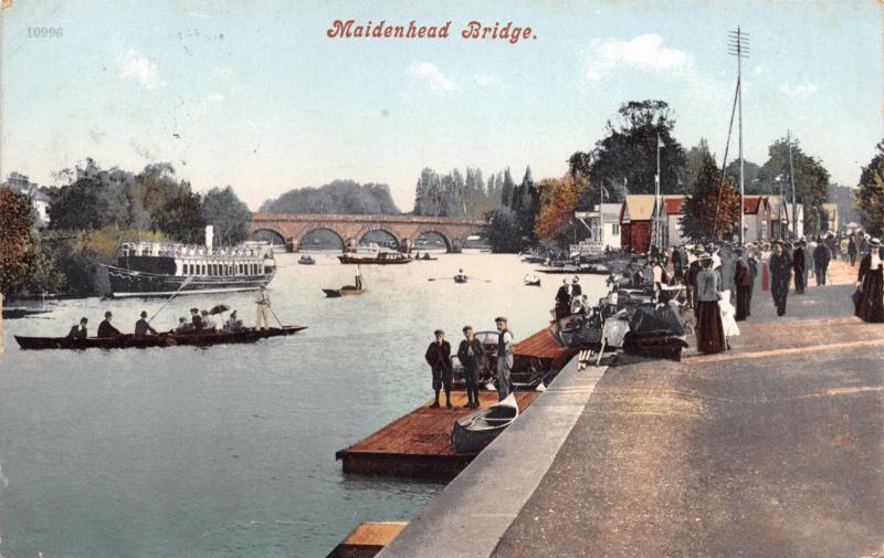 BERKSHIRE ENGLAND MAIDENHEAD BRIDGE~PUNTS~TOURING BOATS POSTCARD 1907 PSTMK