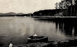 1905 PITTSFIELD MASS. PONTOOSUC LAKE BOATS CABINS LITHOGRAPHIC POSTCARD 25-178