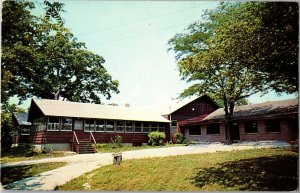 Dining Halls, East Bay Lake Bloomington Hudson IL Vintage Postcard E69