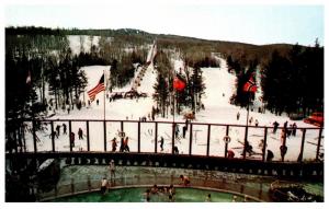 Vermont Mount Snow , Sauna pool, Skiers on slope