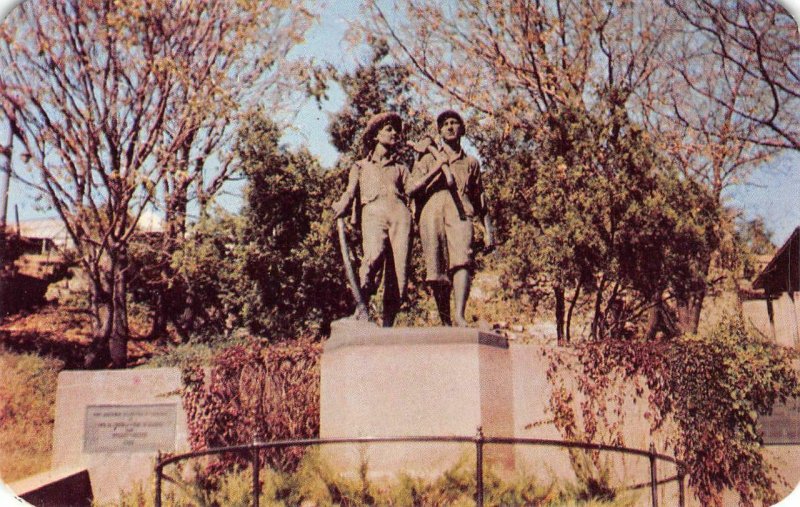 Tom Sawyer & Huck Finn Statue, Cardiff Hill, Hannibal, MO 1950s Vintage Postcard