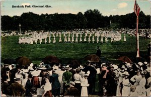 Postcard OH Cleveland Brookside Park Parade Fancy Hats Sun Umbrellas 1915 B7