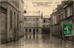 CPA Les Inondations a MONTEREAU 26 Janvier 1910 - Rue Thiers vers la (436898)