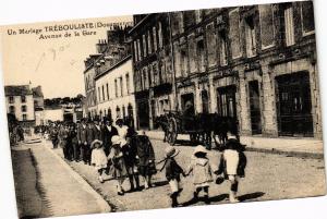 CPA Un Mariage TRÉBOUListe-Avenue de la Gare (188601)