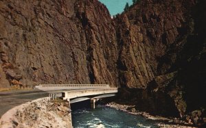 Vintage Postcard Rocky Cliffs in Big Thompson Canyon Rocky Mtn. Nat'l Park Colo.