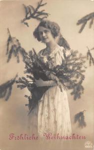 BG4349 girl  fir branch   weihnachten christmas  germany greetings