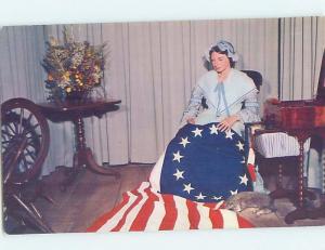 Pre-1980 PATRIOTIC - BETSY ROSS SEWS USA FLAG AT WAX MUSEUM Washington DC d9191