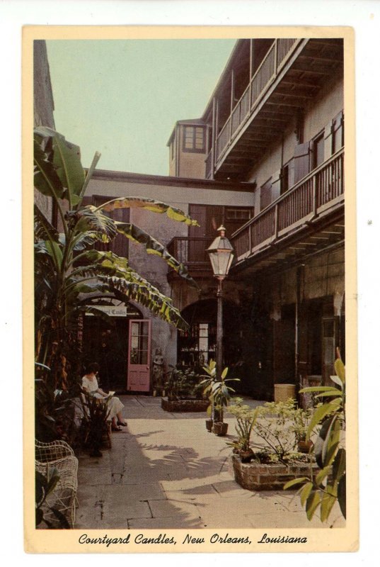 LA - New Orleans. Courtyard Candles