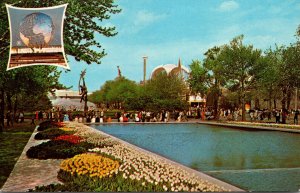 1964-65 New York World's Fair The Pool Of Reflextions and Court Of Peace